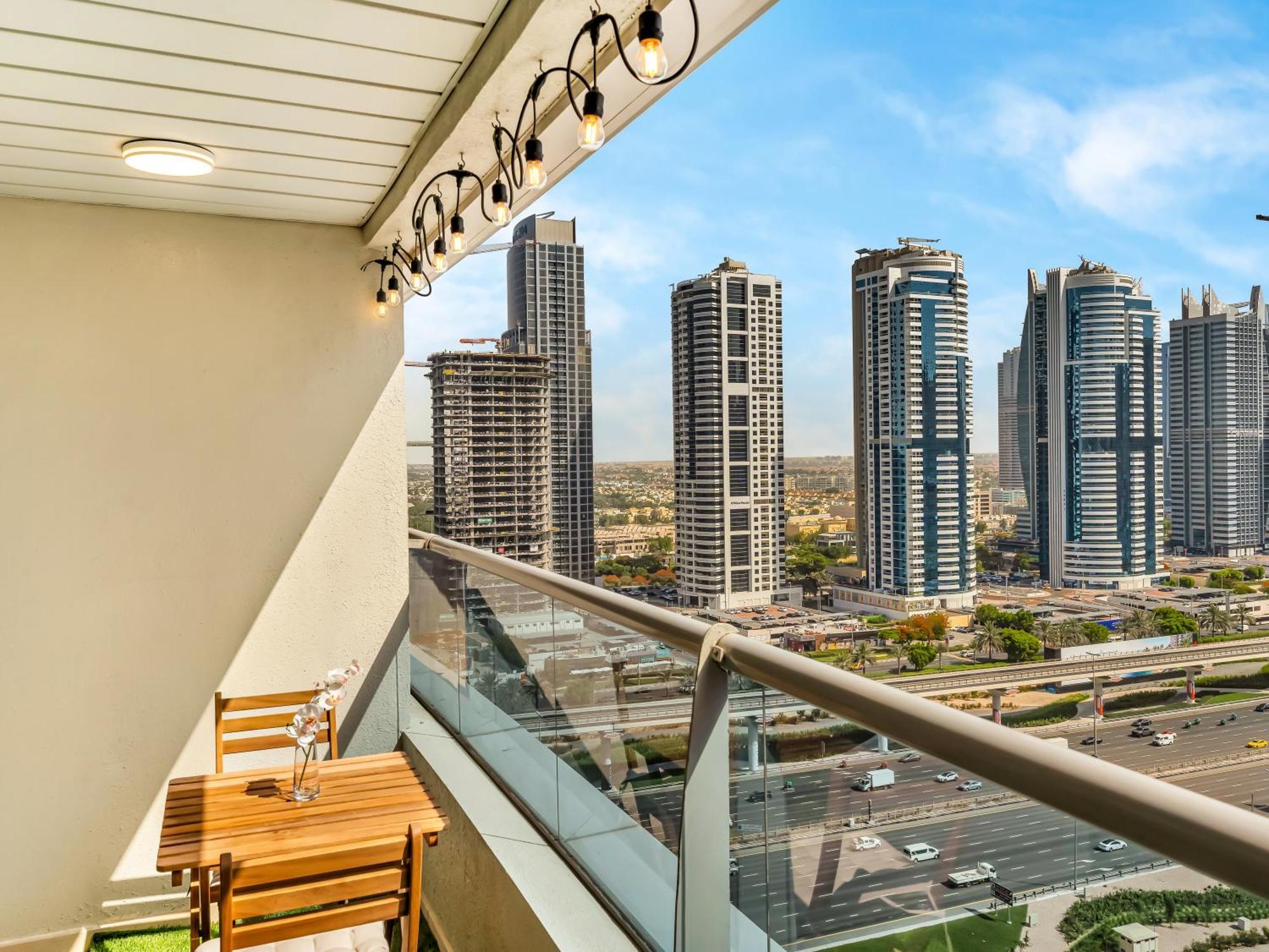 Apartment Stylish 1bhk Balcony With Canal View Near Shoba Metro Station Dubai