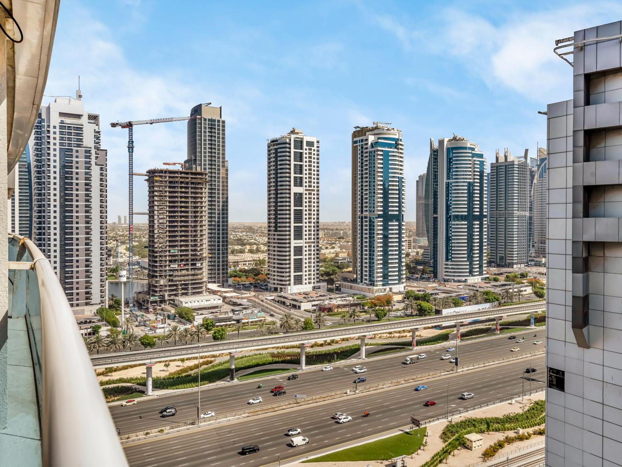 Apartment Stylish 1bhk Balcony With Canal View Near Shoba Metro Station Dubai