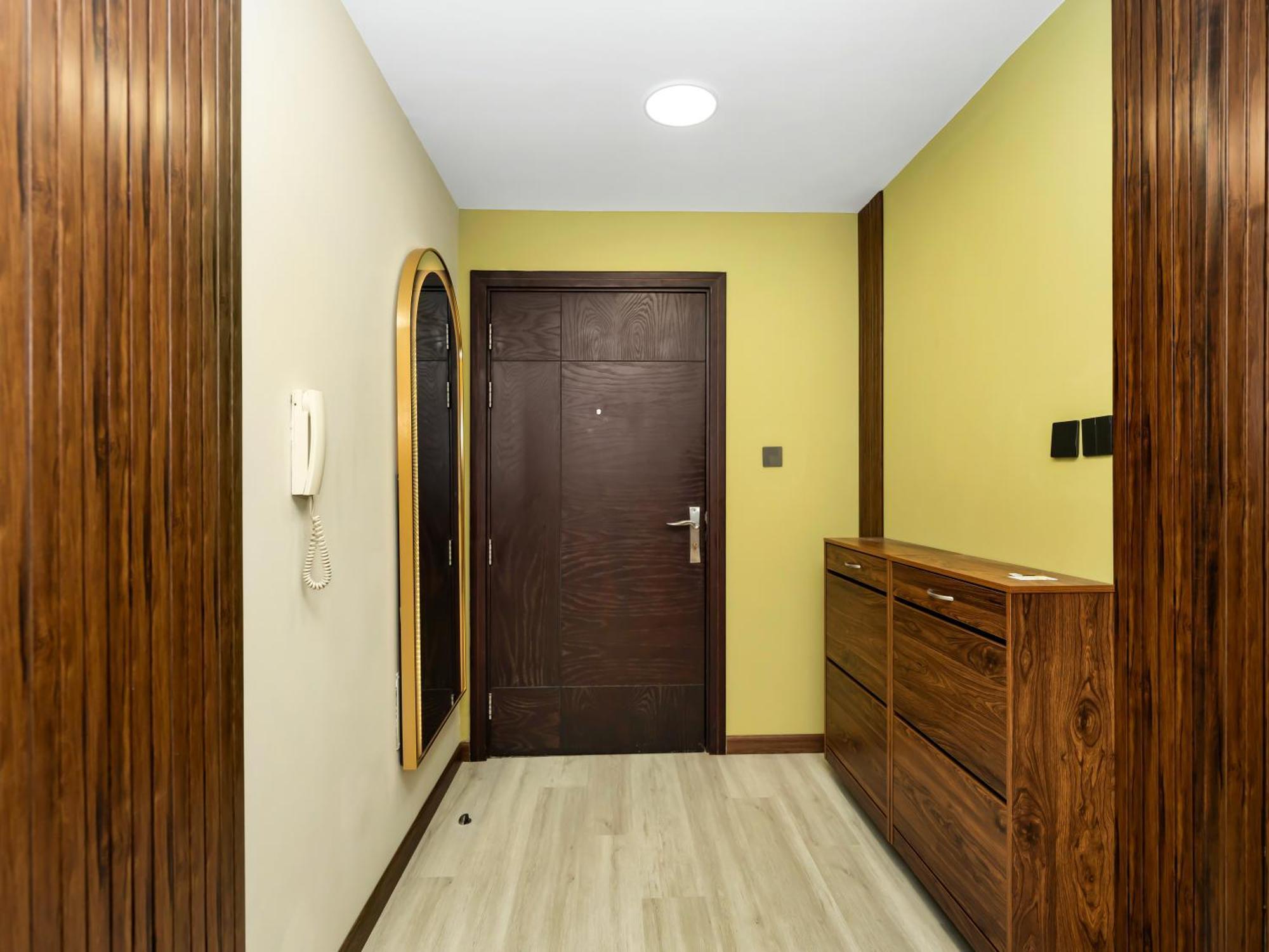 Apartment Stylish 1bhk Balcony With Canal View Near Shoba Metro Station