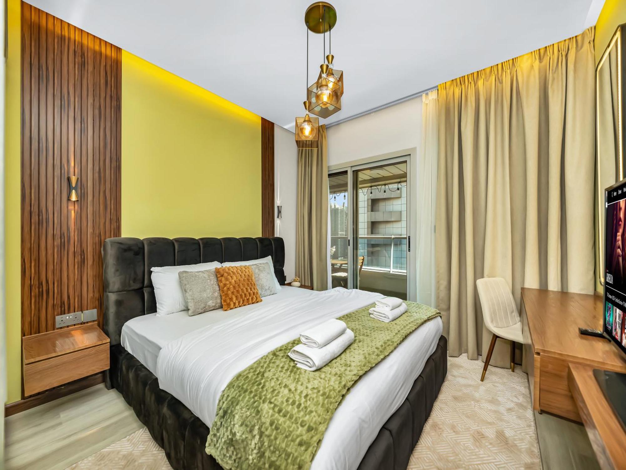 Stylish 1bhk Balcony With Canal View Near Shoba Metro Station * Dubai
